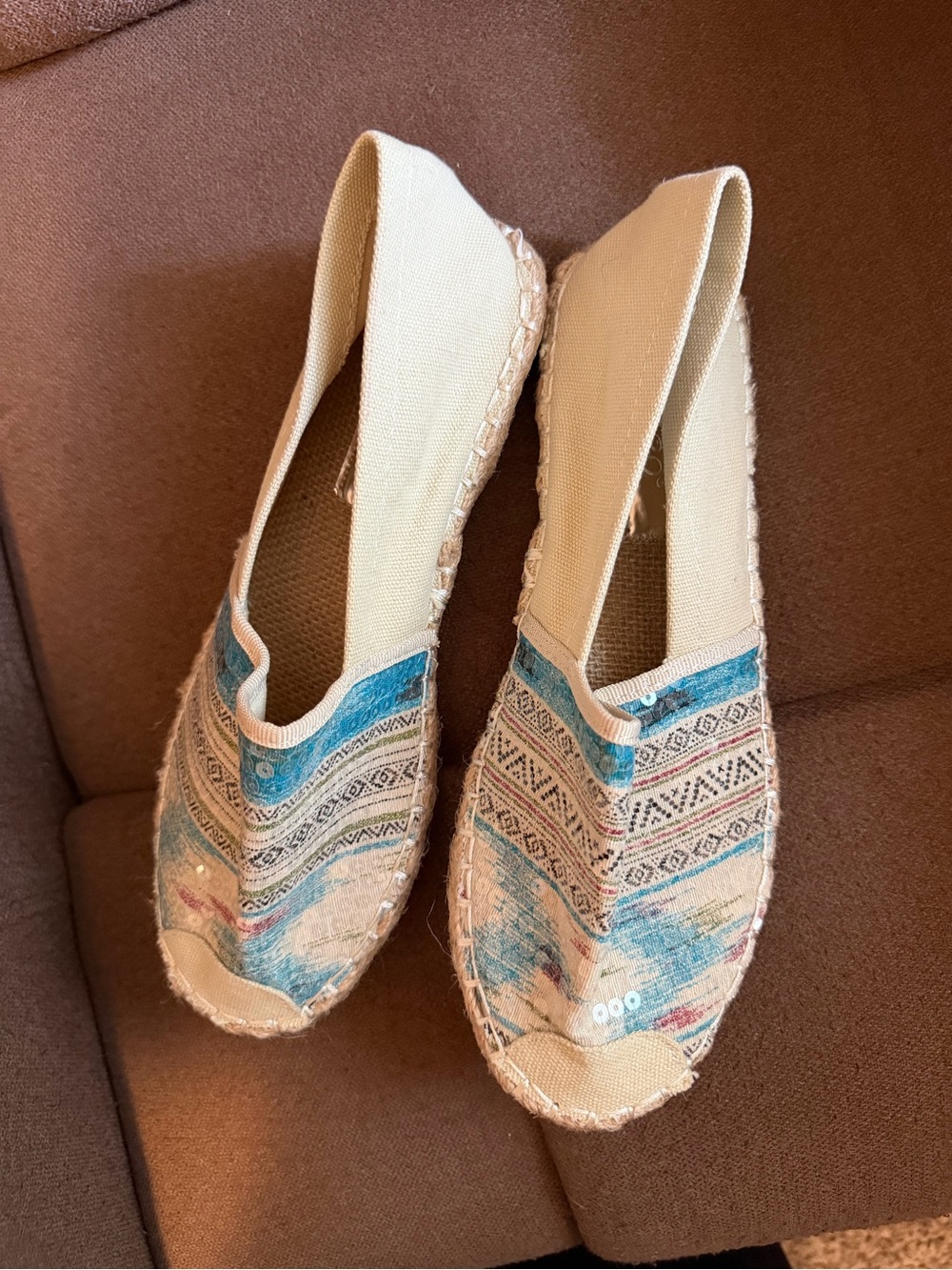 Patterned Cream Espadrille Flats with Teal Accent